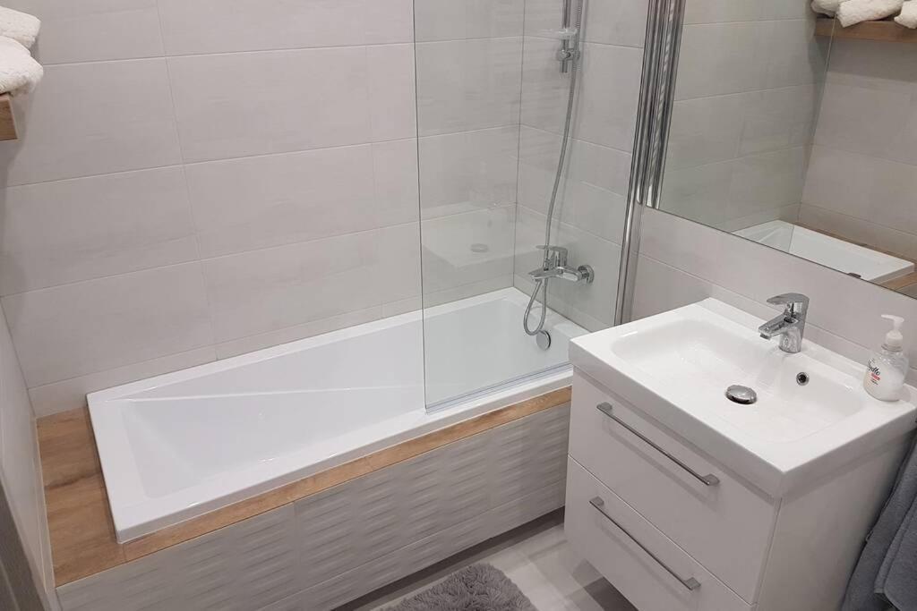 Komfortowy Nowoczesny Apartament Kustronia Z Garazem Balkonem Wanna Бельско-Бяла Экстерьер фото